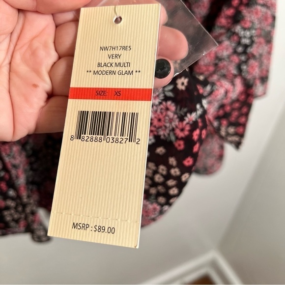 NANETTE Nanette Lepore Printed Ruffle Blouse Black Floral - Picture 13 of 15